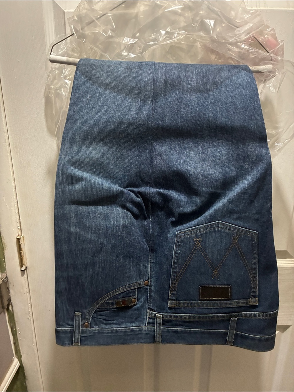 Wrangler Men's Dark Blue Relaxed Fit Jeans 42x34 Heavy Starched